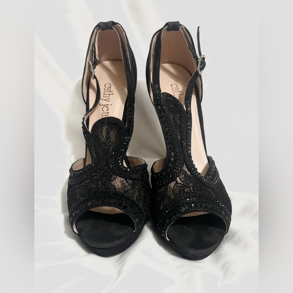 END OF THE YEAR SALE!!Cathy Jean Heels Black with a little sparkle!